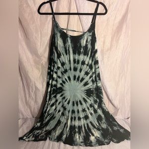 Daisy Island Tie Dye Dress - Size: M
